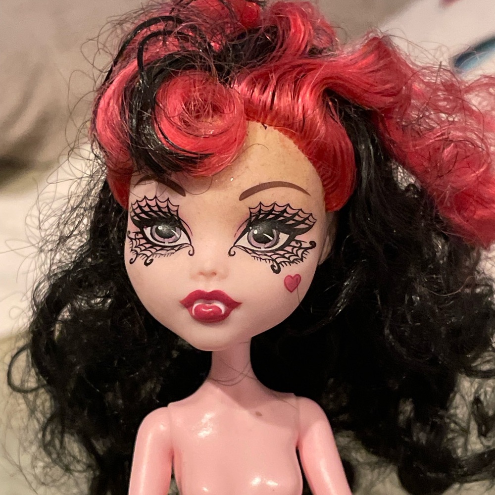 Ghouls Rule Draculaura Original Monster High 2014 Doll